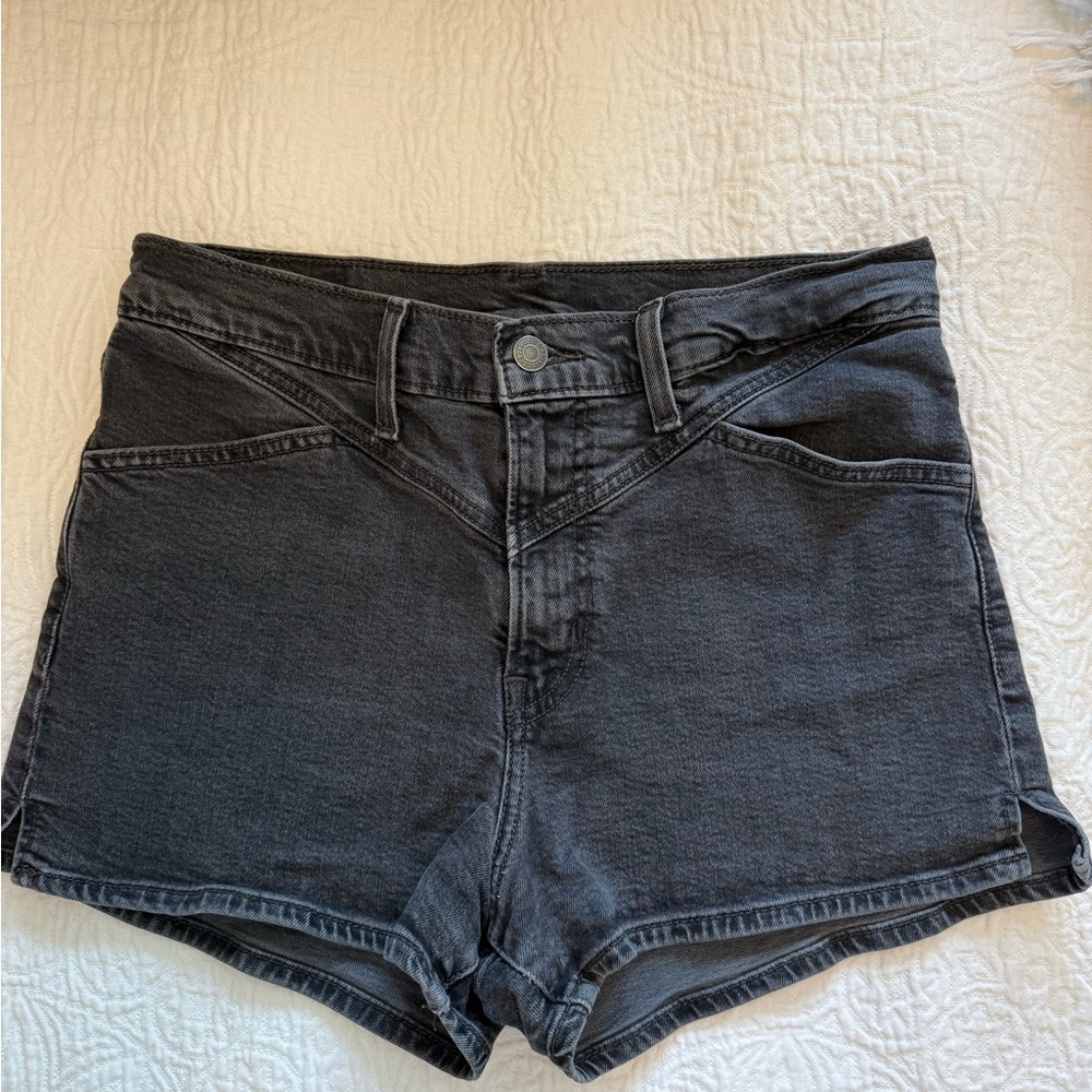 Levi’s Women's Black wash Denim Shorts